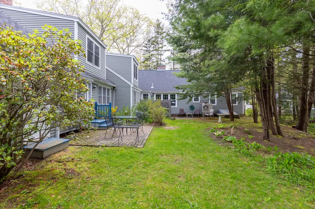 36 Applegate Lane Falmouth ME 04105