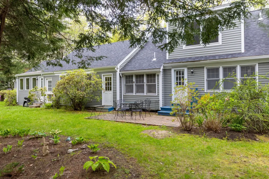 36 Applegate Lane Falmouth ME 04105