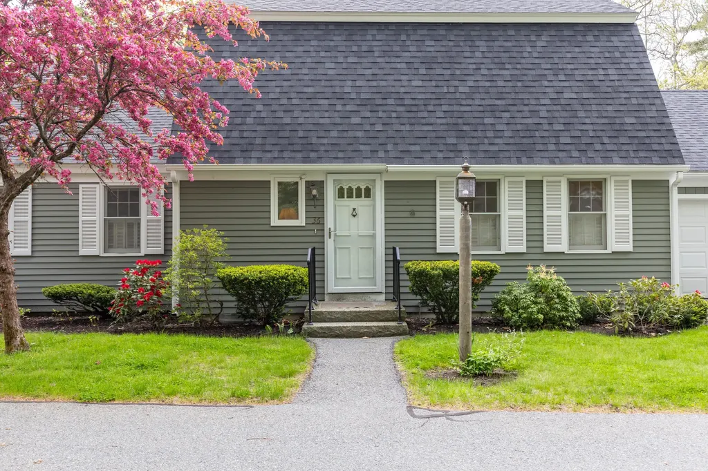 36 Applegate Lane Falmouth ME 04105