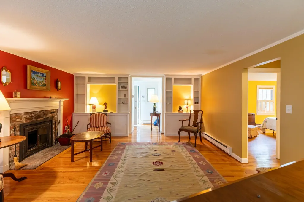 36 Applegate Lane Falmouth ME 04105