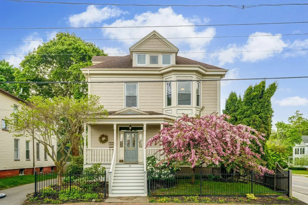 32 Lincoln Street Portland ME 04103