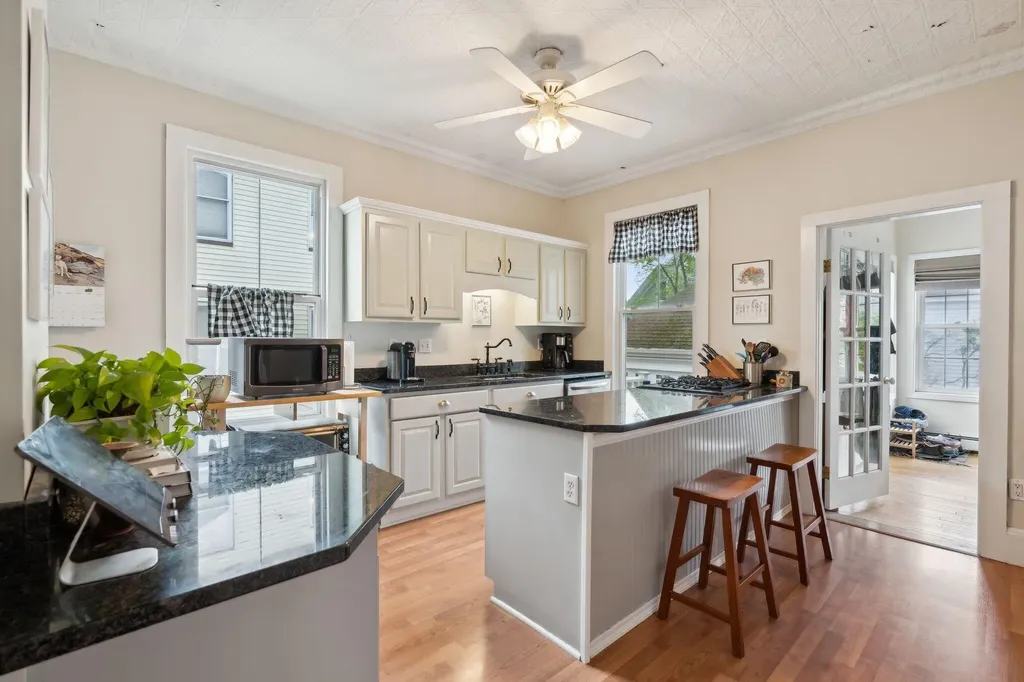 32 Lincoln Street Portland ME 04103