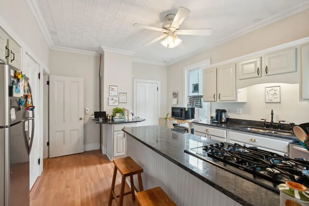 32 Lincoln Street Portland ME 04103