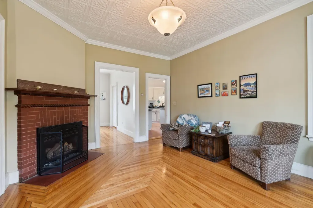 32 Lincoln Street Portland ME 04103