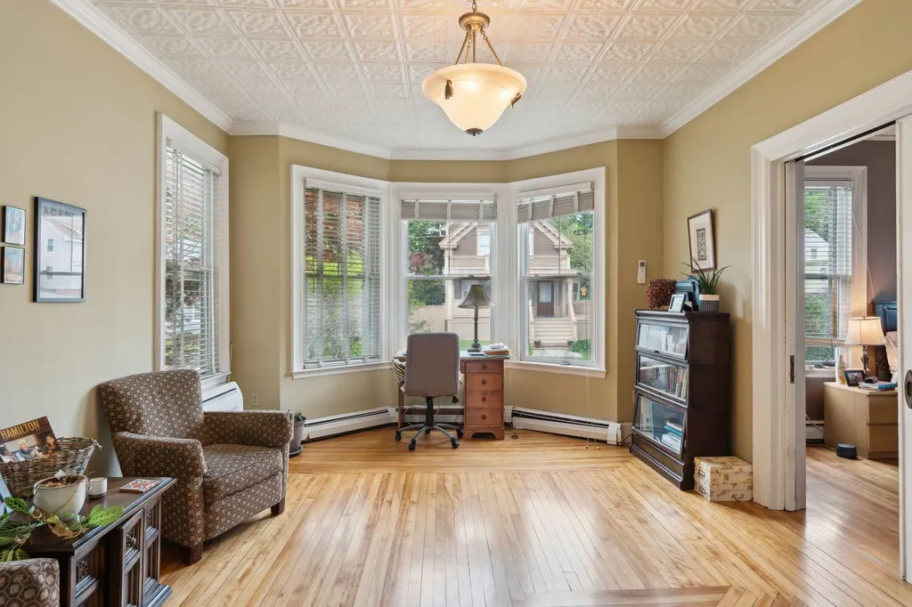 32 Lincoln Street Portland ME 04103