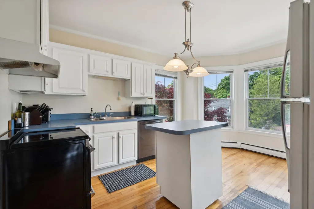 32 Lincoln Street Portland ME 04103