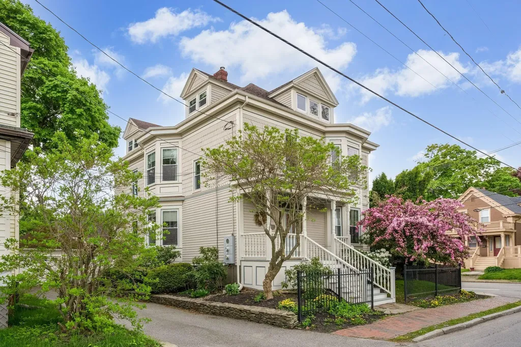 32 Lincoln Street Portland ME 04103