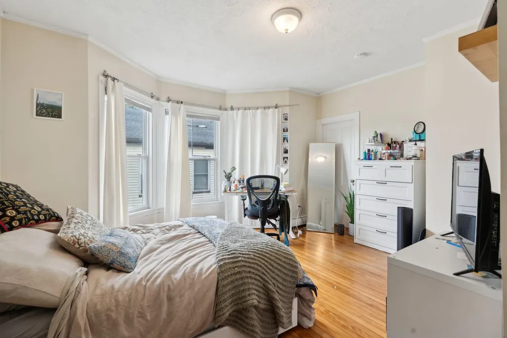 32 Lincoln Street Portland ME 04103