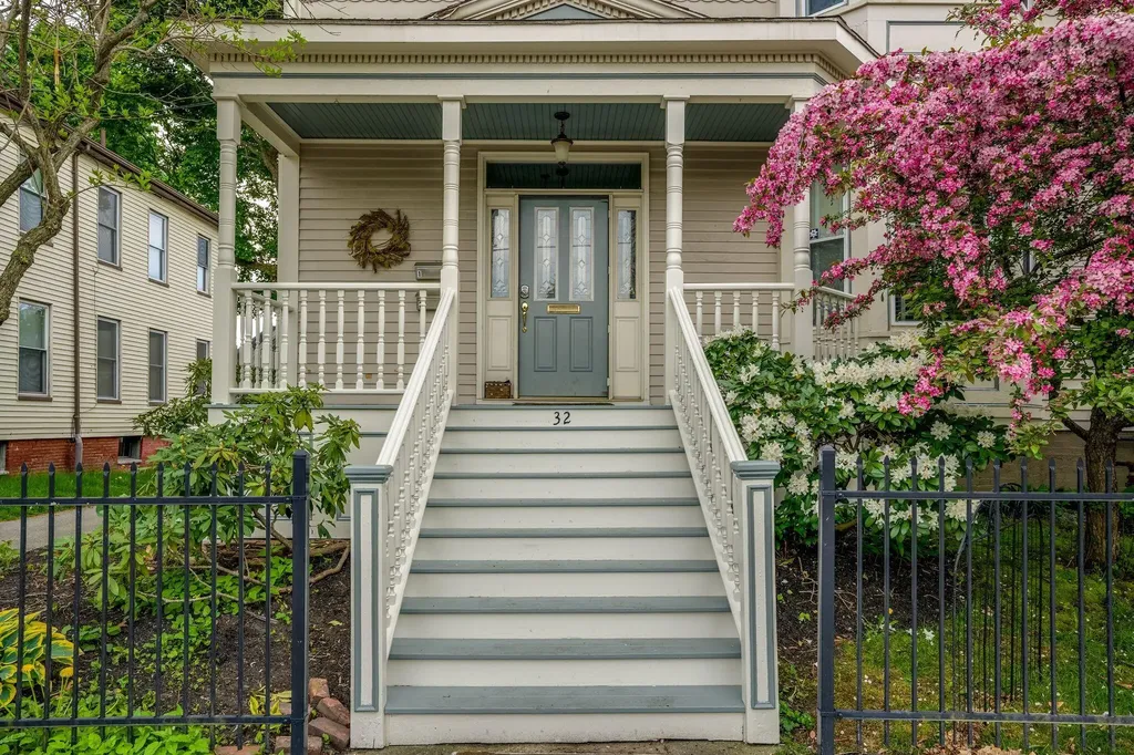 32 Lincoln Street Portland ME 04103
