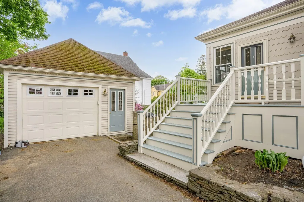 32 Lincoln Street Portland ME 04103