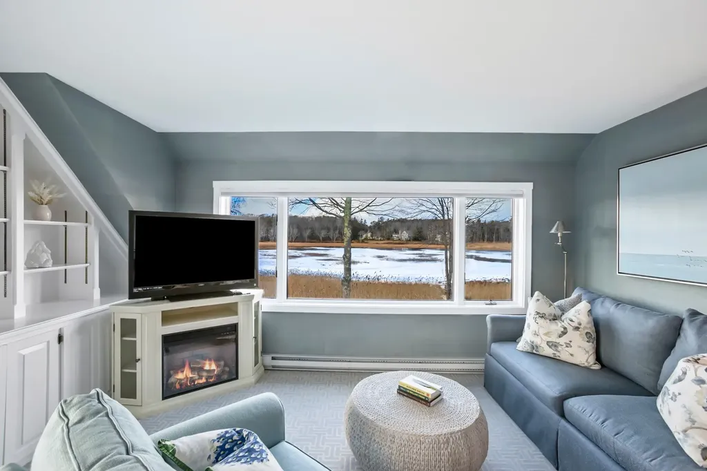 20 Surf Lane Kennebunk ME 04043