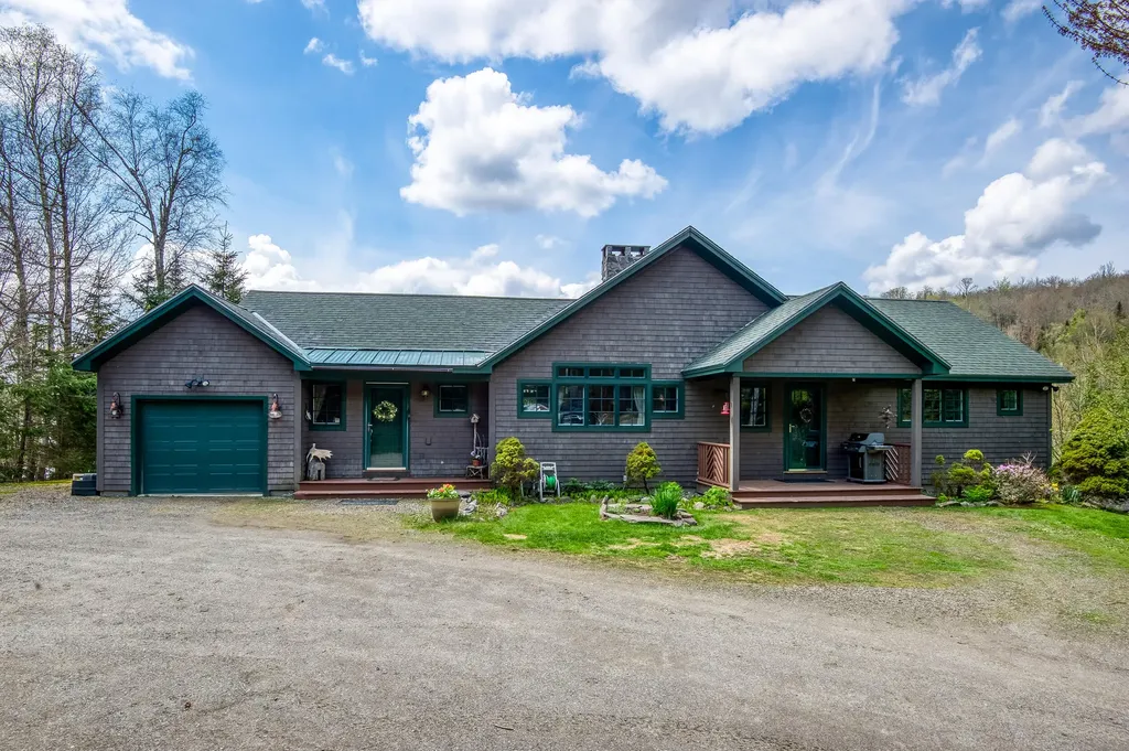 36 Chestnut Lane Rangeley ME 04970