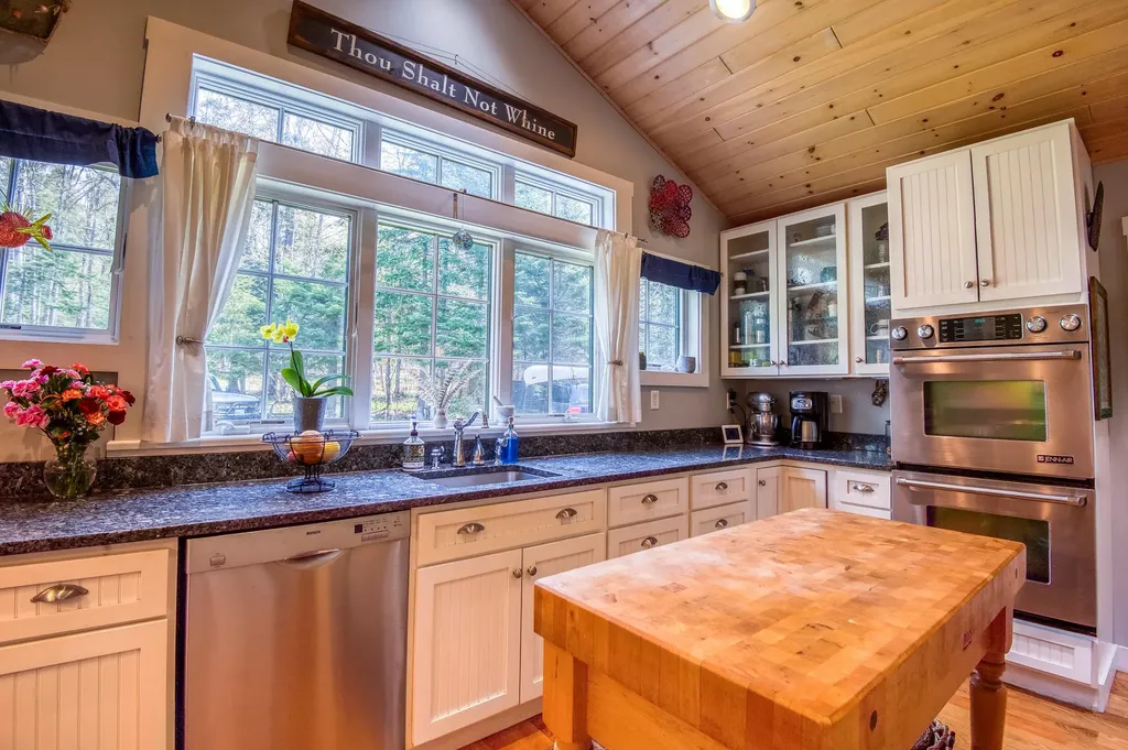 36 Chestnut Lane Rangeley ME 04970