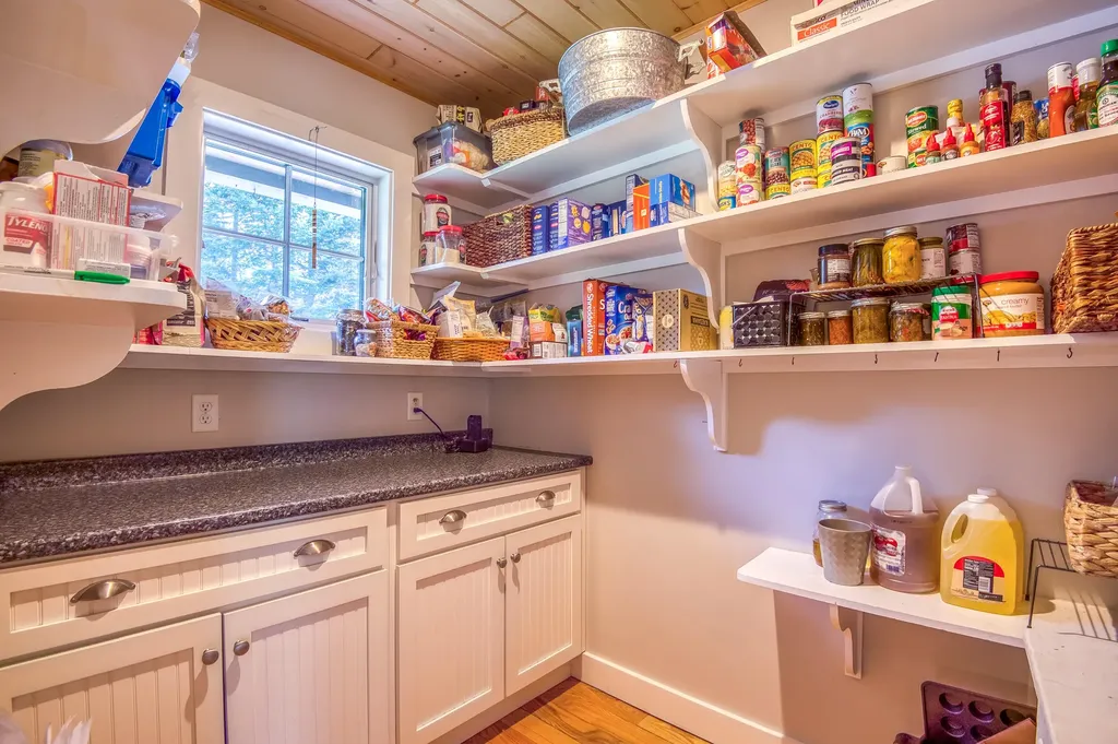 36 Chestnut Lane Rangeley ME 04970