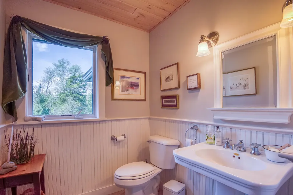 36 Chestnut Lane Rangeley ME 04970