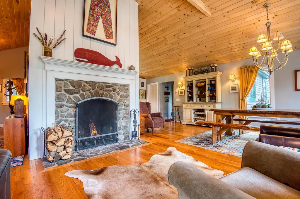 36 Chestnut Lane Rangeley ME 04970
