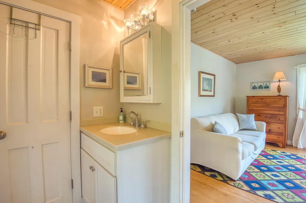 36 Chestnut Lane Rangeley ME 04970