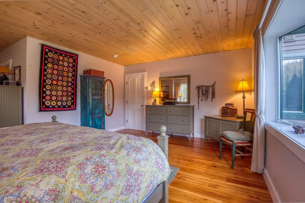 36 Chestnut Lane Rangeley ME 04970