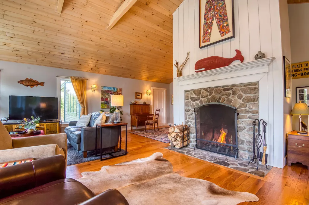 36 Chestnut Lane Rangeley ME 04970