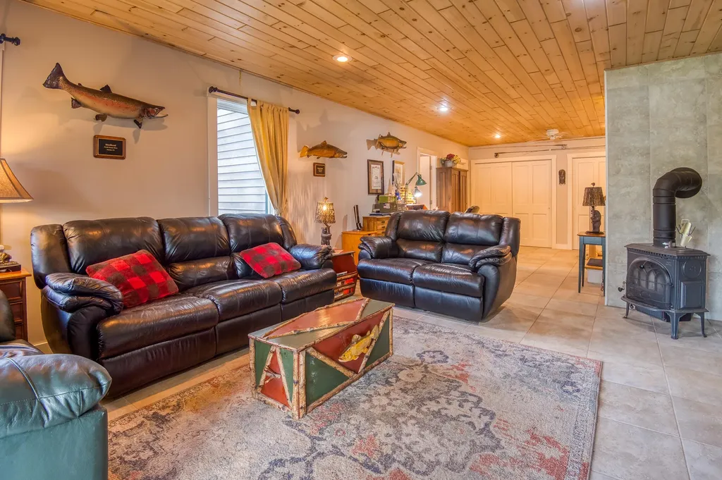 36 Chestnut Lane Rangeley ME 04970