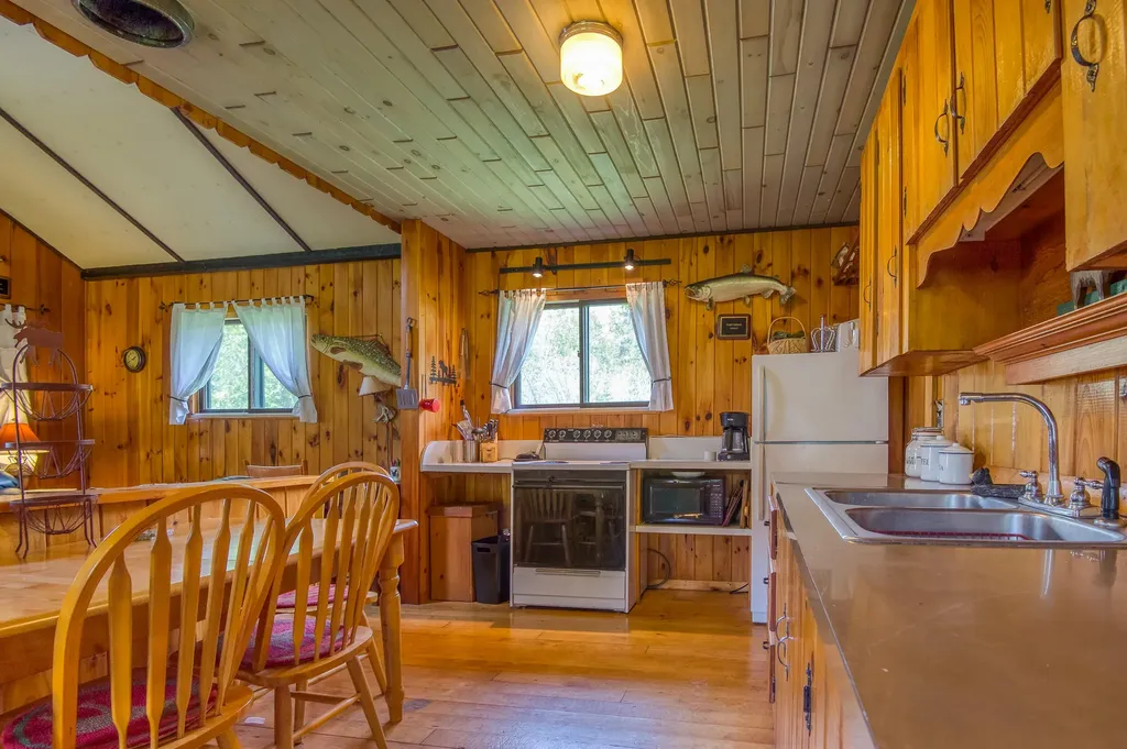 36 Chestnut Lane Rangeley ME 04970