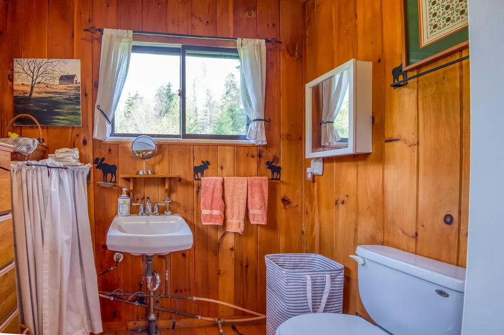 36 Chestnut Lane Rangeley ME 04970