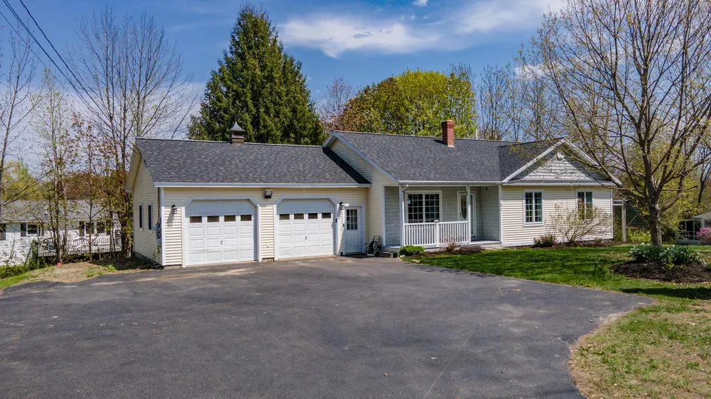 101 Readfield Road Manchester ME 04351