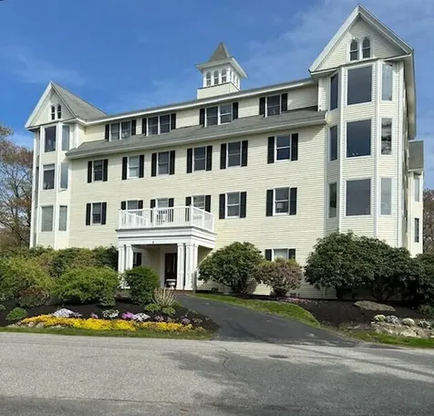 8 Arlington Avenue Kennebunkport ME 04046