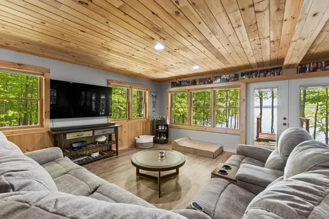 84 Ridge Road Frye Island ME 04071