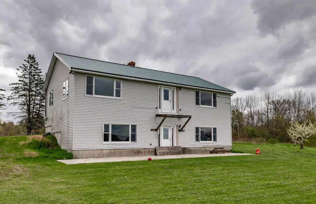 598 Pond Road Wales ME 04280