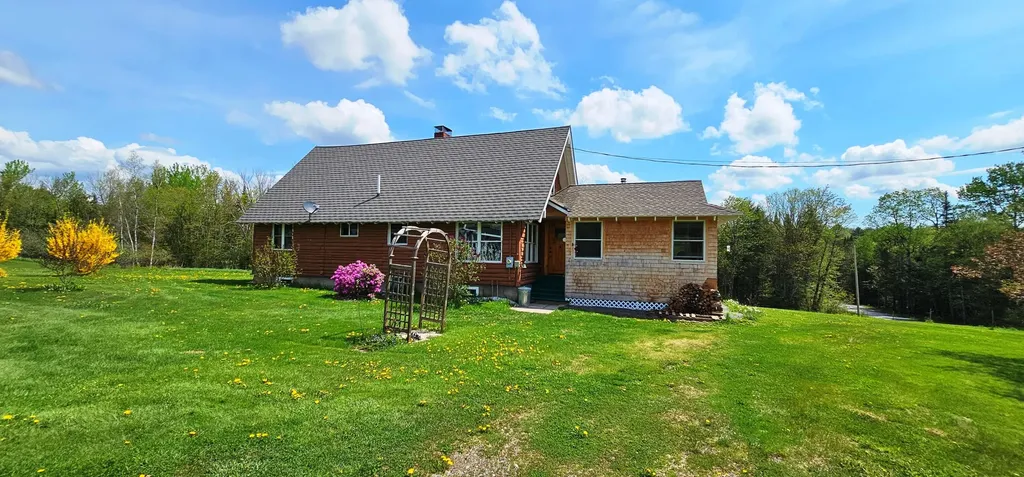 112 Drury Road Solon ME 04979