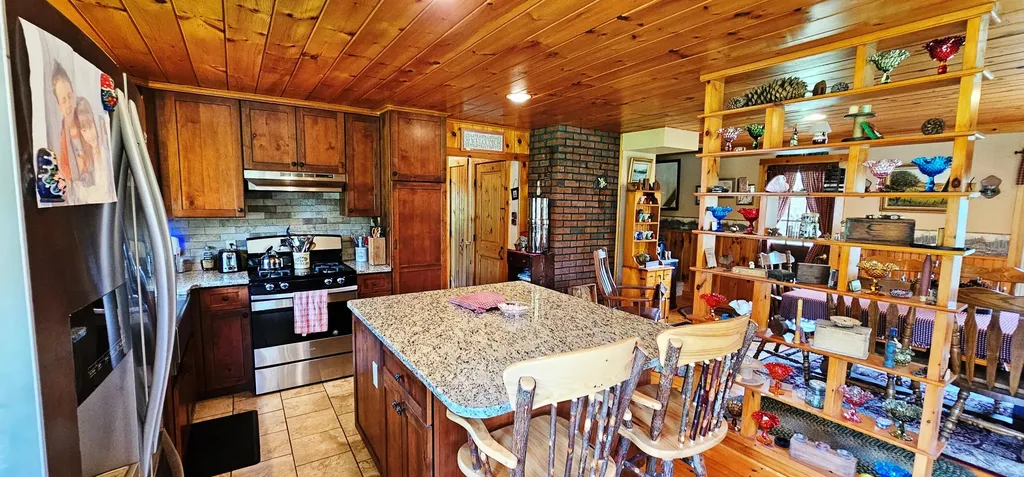 112 Drury Road Solon ME 04979