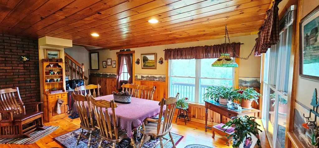 112 Drury Road Solon ME 04979
