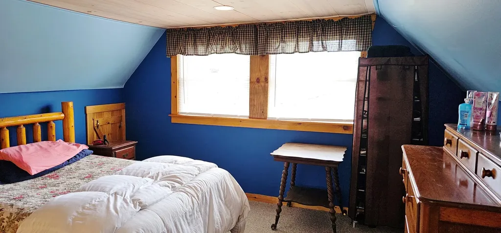 112 Drury Road Solon ME 04979