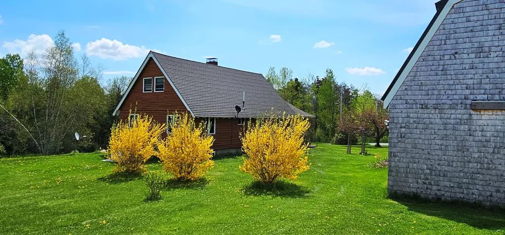112 Drury Road Solon ME 04979