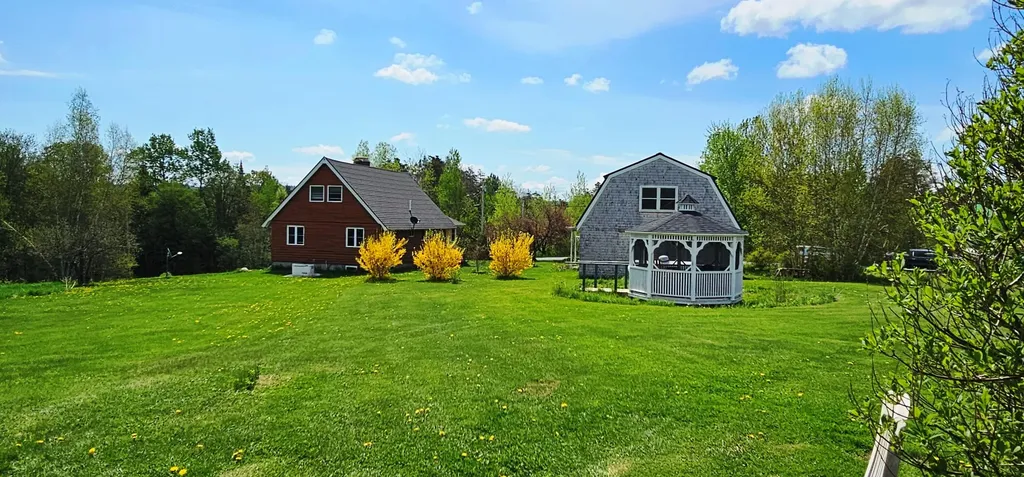 112 Drury Road Solon ME 04979