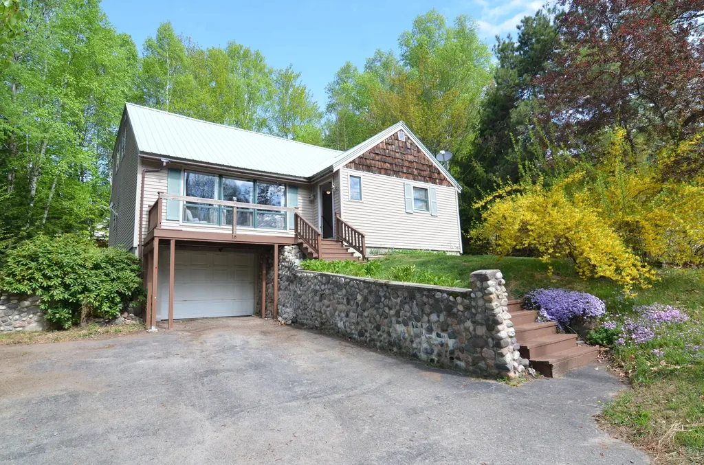 16 New Hampshire Street Millinocket ME 04462