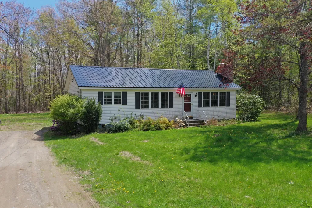 113 Merryman Road Glenburn ME 04401
