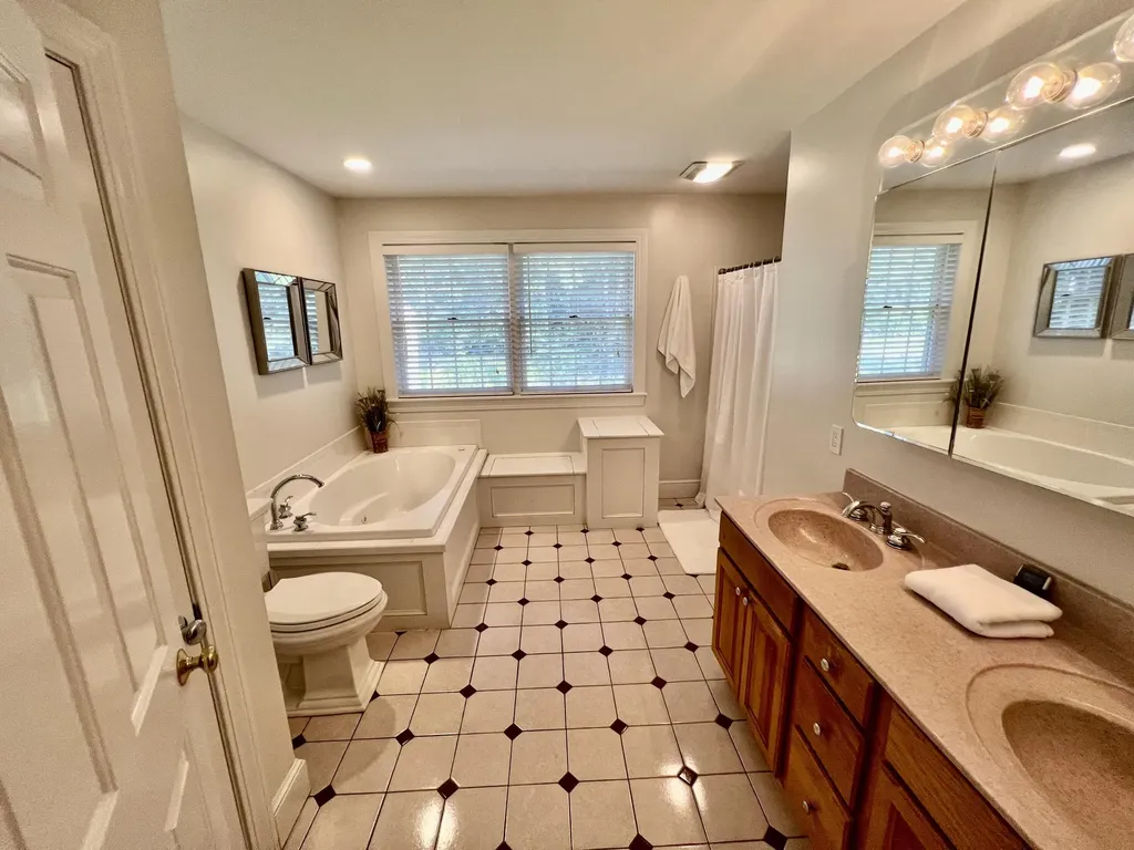 32 Vista Drive South Portland ME 04106