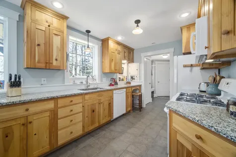 124 Lakeview & Lot 13 Lakeview Road Boothbay Harbor ME 04538