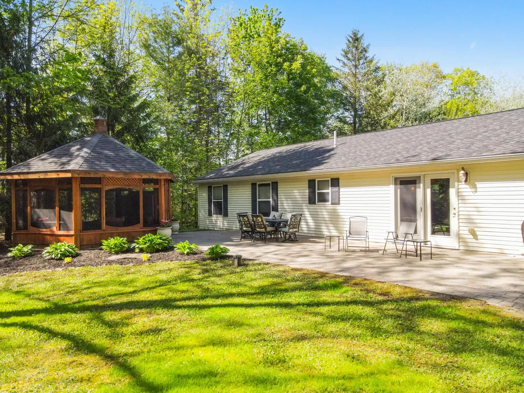 12 James Road Vassalboro ME 04989