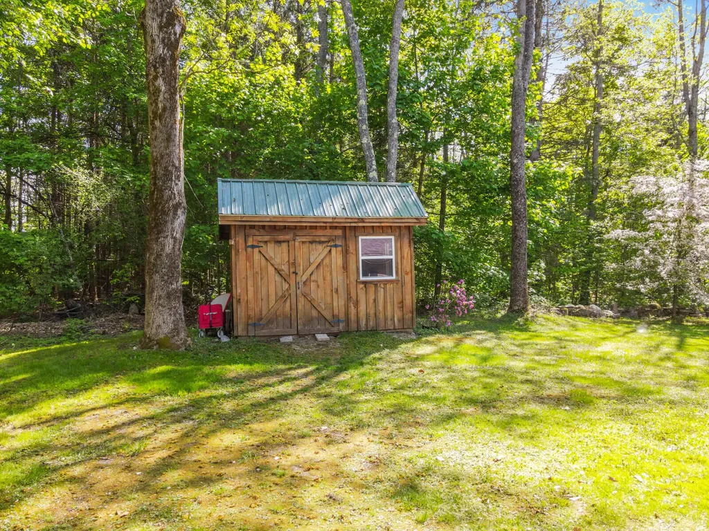 12 James Road Vassalboro ME 04989