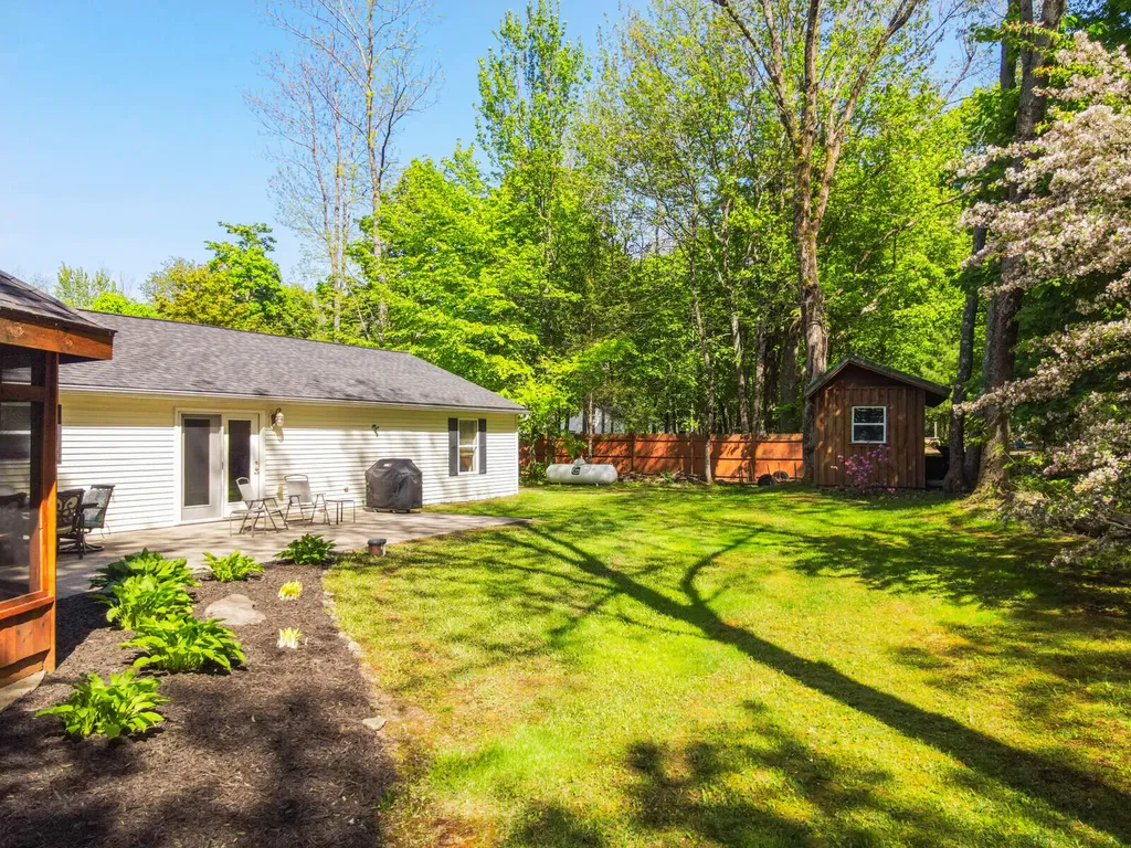 12 James Road Vassalboro ME 04989