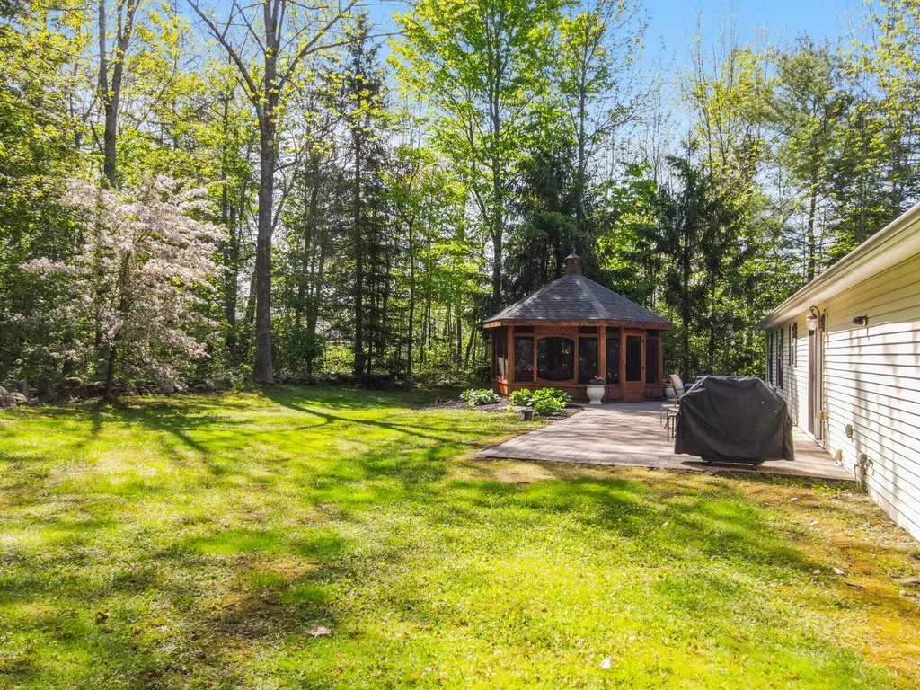 12 James Road Vassalboro ME 04989