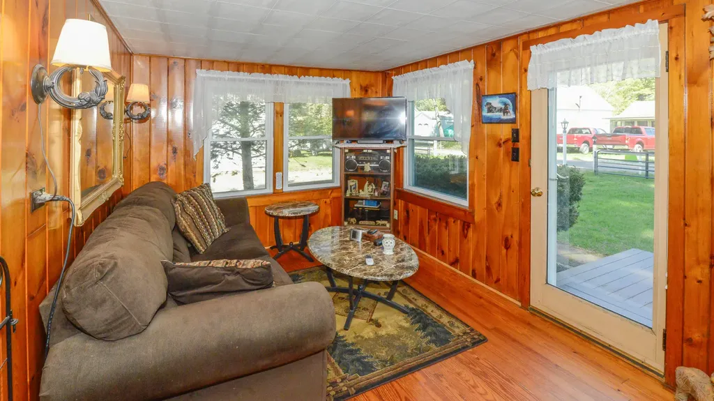 11 Boulder Road Raymond ME 04071