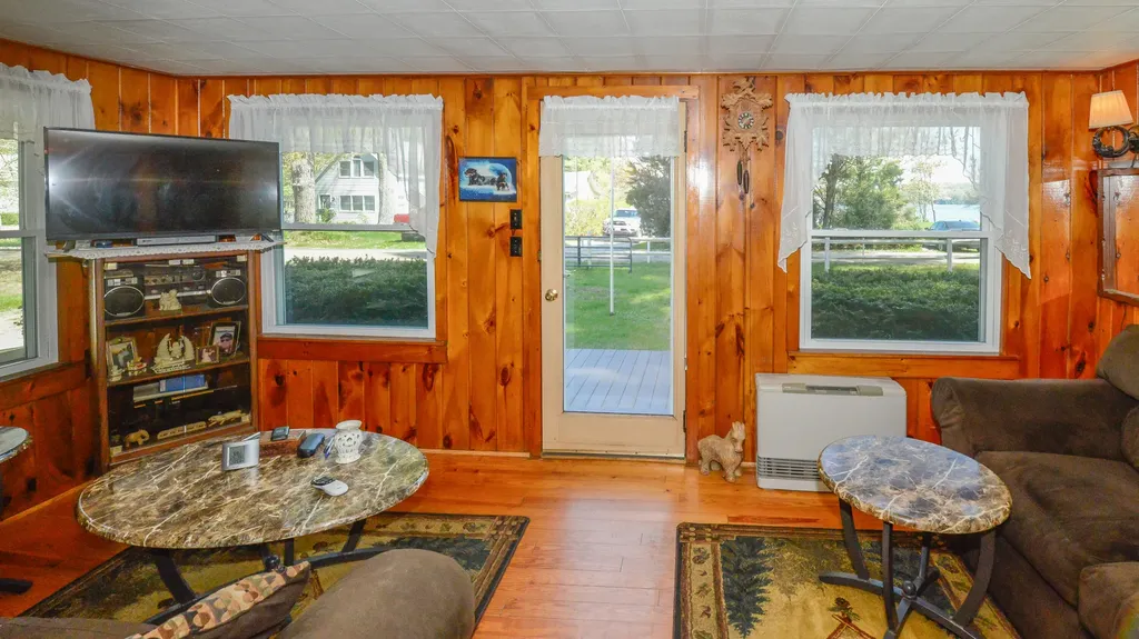 11 Boulder Road Raymond ME 04071