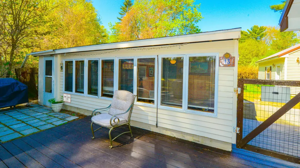 11 Boulder Road Raymond ME 04071