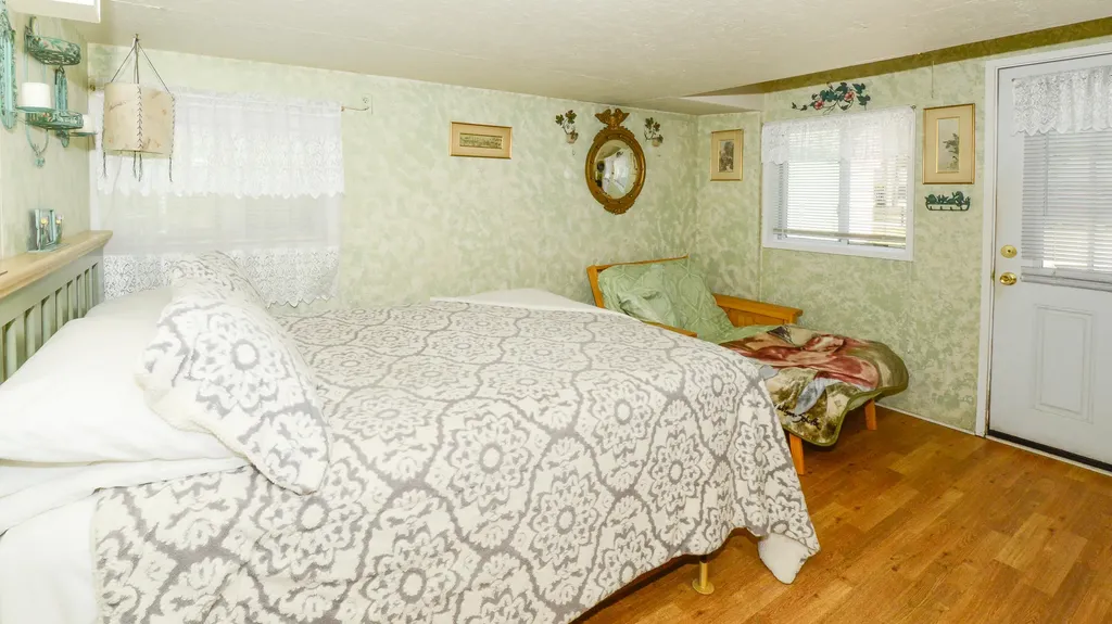 11 Boulder Road Raymond ME 04071