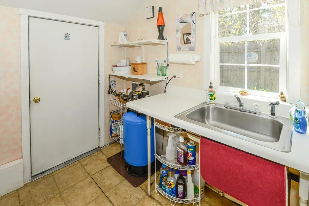 11 Boulder Road Raymond ME 04071