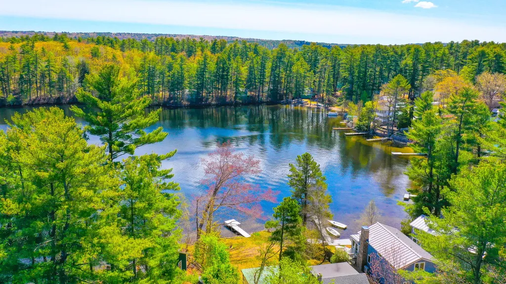 11 Boulder Road Raymond ME 04071